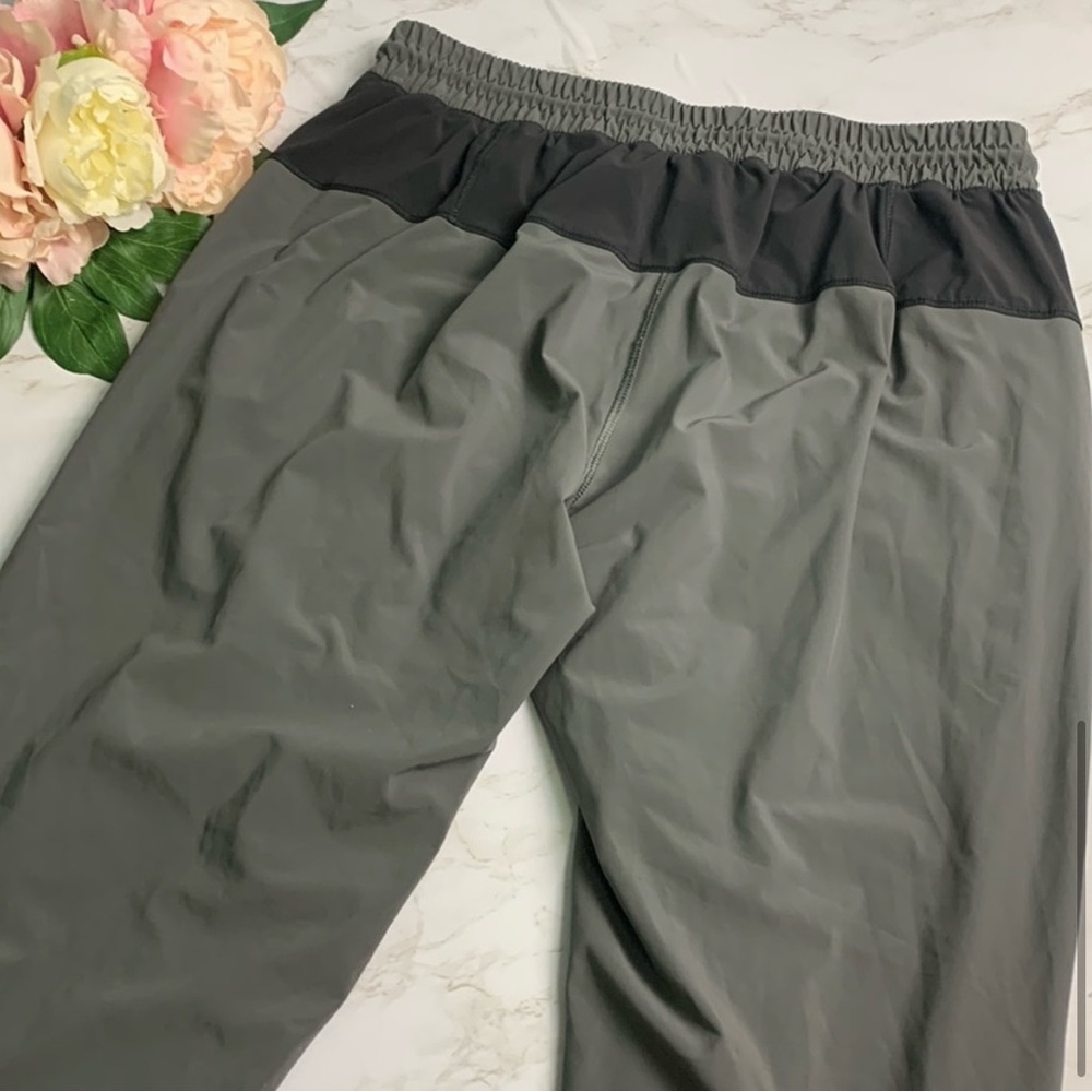 Lululemon Gray & Black Polyester-Blend Joggers Size 8